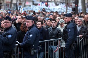 ЗМІ дізналися про шістьох організаторів терактів у Парижі, які залишаються на волі 