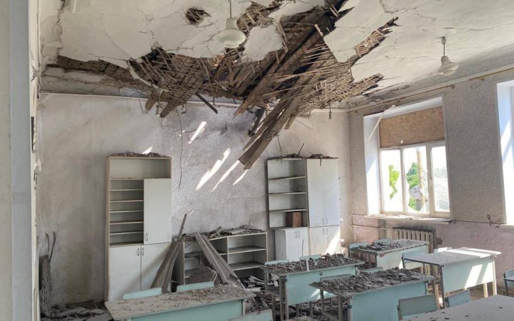 Росіяни пошкодили у Нікополі гімназію і дев'ять приватних будинків