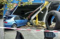 П'яний водій в'їхав у автомийку в Києві, загинув працівник