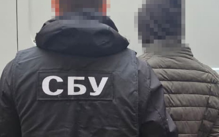 Затримали 20-річного вінничанина, який мав підпалити будівлю Інституту нацпамʼяті у Києві на замовлення РФ