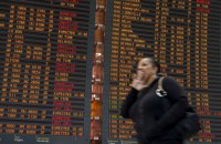 Триває страйк французьких авіадиспетчерів, у Парижі скасували 40% рейсів