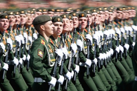 Россия впервые за 19 лет снизила военные расходы 