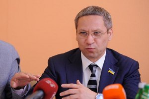 Лук'янов агітує в окрузі відремонтованими дорогами та лікарнею