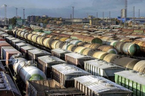 «Укрзалізниця» заборонила транзит вагонів та перевезення вантажів для російських компаній