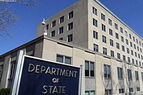 Госдеп США официально разрешил выезд своих дипломатов из Украины и обязал уехать их родных