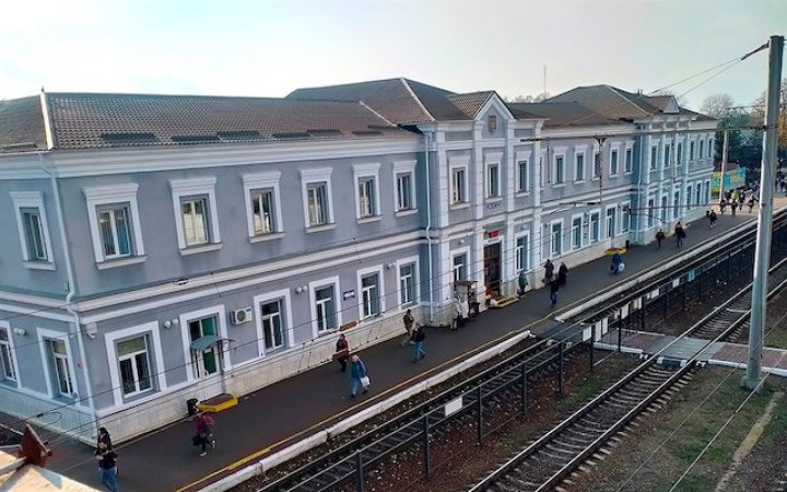 Ворог атакував залізницю в Чернігівській області. Можливе призупинення руху поїздів