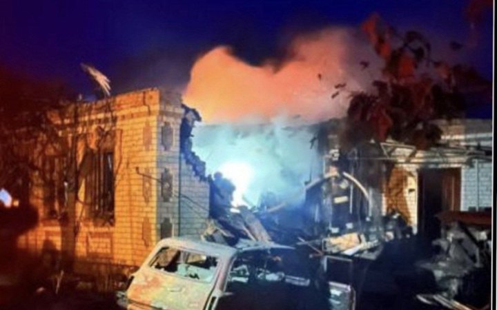 ​Внаслідок нічної атаки на Запоріжжя поранено двох людей, є руйнування