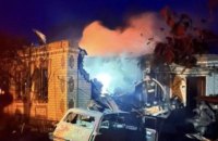 ​Внаслідок нічної атаки на Запоріжжя поранено двох людей, є руйнування