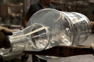 В Чехии изготовили бутылку виски вместимостью 228 литров 
