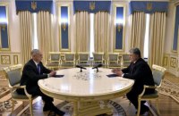 На встрече Порошенко и Мэттиса поднимался вопрос миротворцев на Донбассе