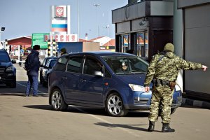 СНБО и ГПСУ: российские пограничники расстреляли автомобиль с боевиками