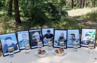 Підозрюваного у вбивстві 7 добровольців на Житомирщині відпустили під домашній арешт, – родина загиблого