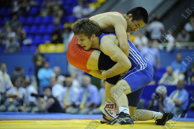 Андрей Квятковский в категории до 66 кг сначала справился с корейцем Ким Дай-Суном, а в финале одолел арменина Дэвида Сафаряна. 