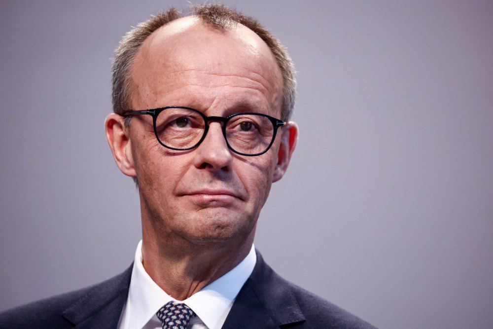 Голова партії та фракції ХДС Фрідріх Мерц під час прес-конференції в Бундестазі, 9 квітня 2025 року.