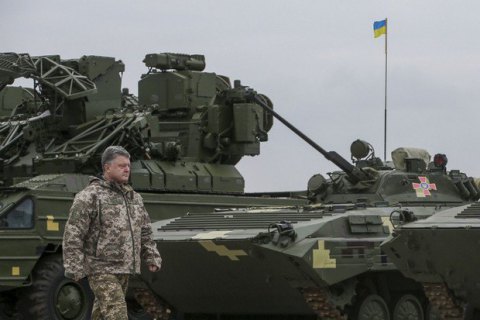 Порошенко "принял меры по усилению украинской группировки на Донбассе"