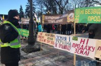 Зеленский приехал в Раду для консультаций с фракцией "Слуга народа" по земельному закону 