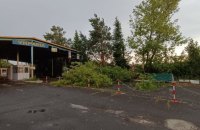 На ПП "Дзвінкове-Лонья" тимчасово зупинили пропуск через ліквідацію наслідків негоди