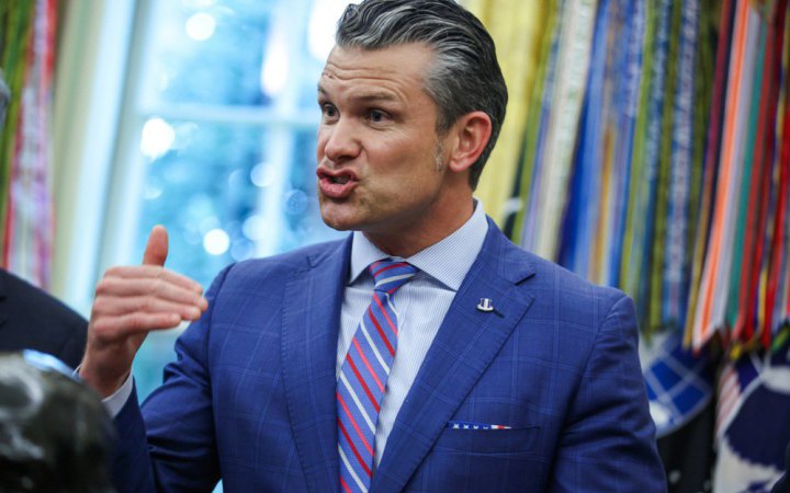 CNN: Внутрішня інспекція довела провину міністра війни США у "сигналгейті" 