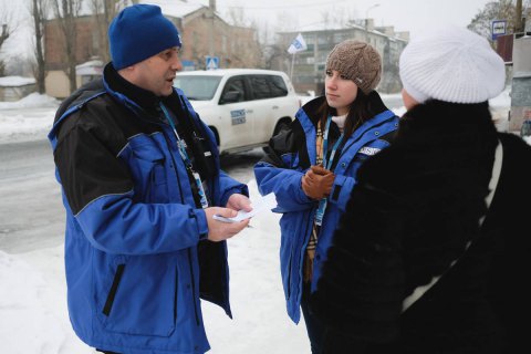 Російські спостерігачі в складі місії ОБСЄ спробують потрапити в Україну в понеділок
