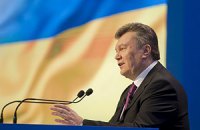 Янукович недоволен культом денег среди молодежи