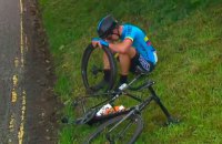 Велогонщик юниорского чемпионата мира разрыдался от отчаяния дождаться технички во время гонки