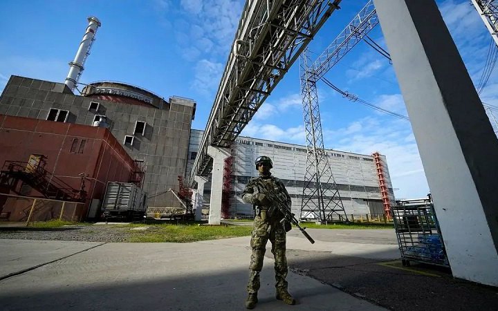 Росія планує підключити ЗАЕС до своєї енергосистеми і будує лінії електропередачі, - NYT