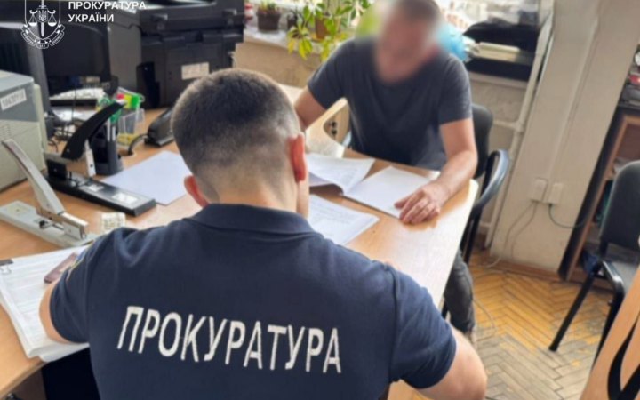 На Буковині судитимуть посадовця земельного кадастру та спільника за незаконну приватизацію землі