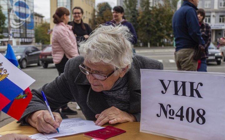 ​Окупанти на ТОТ влаштували "єдиний день підписів" на підтримку Путіна