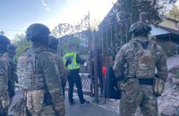 Правоохоронці затримали сутенерів, які працювали за схемою оголошень про роботу з високим доходом