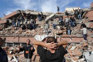 Число погибших из-за землетрясения в Турции превысило 200 человек