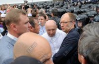 Турчинов считает Яценюка "бойцом" и обещает кадровые перестановки