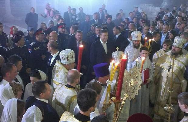 Янукович прибыл на крестный ход