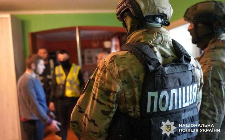 Нацполіція проводить понад 500 обшуків в рамках спецоперації по боротьбі з незаконним обігом зброї 