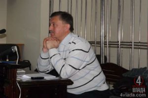 Экс-мэру Луцка за "надругательство над портретом Януковича" запретили участие в массовых акциях