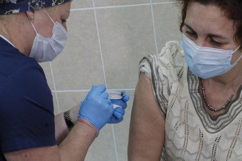 В Украине сделали почти 13 млн прививок от коронавируса