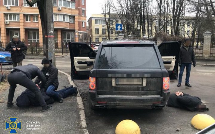 У Києві затримали шахраїв, які хотіли видурити $60 тисяч у родичів військовополонених