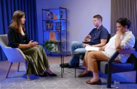 Хто насправді визначає розмір зарплати для медиків і з чого вона формується, пояснили Гусак і Головін