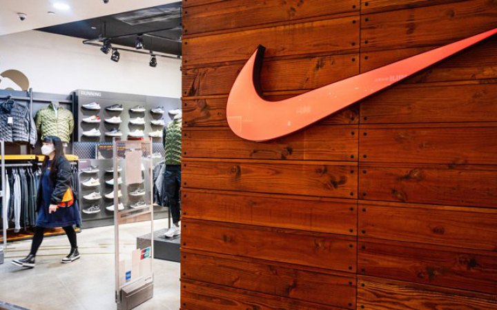Nike відмовився продовжувати контракт із франчайзі в Росії. Монобрендові магазини доведеться закрити