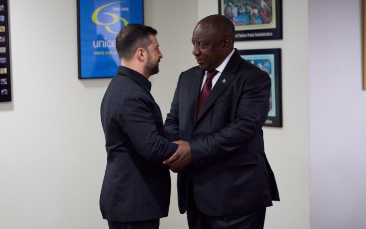 Зеленський обговорив із президентом ПАР Сирілом Рамафосою кроки для досягнення миру в Україні