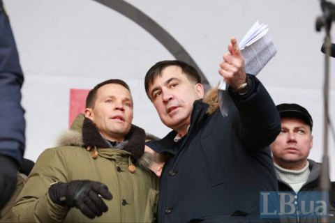 Дев'ять опозиційних партій вимагають повернути Саакашвілі в Україну