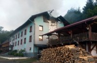 На Закарпатье произошел крупный пожар в отеле, где отдыхали 77 детей