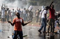 В Габоне протестующие подожгли здание парламента 