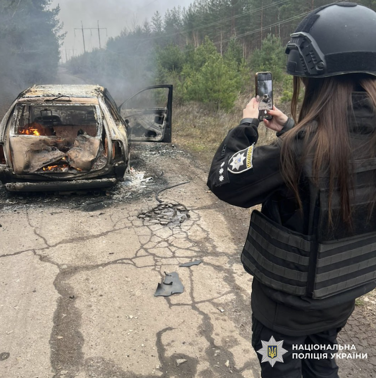 Росіяни атакували дроном цивільне авто 