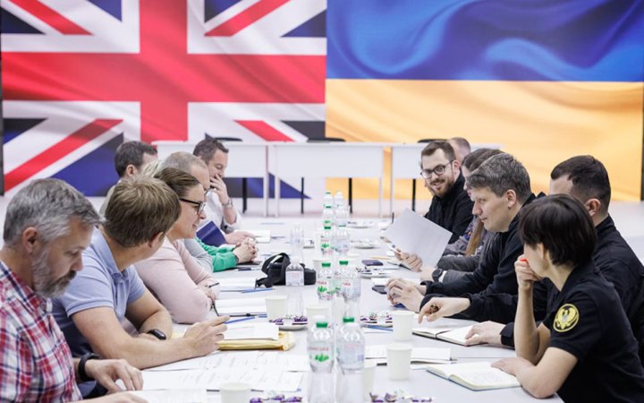 Велика Британія спрямує кошти з ініціативи ERA на озброєння та ремонт техніки для України