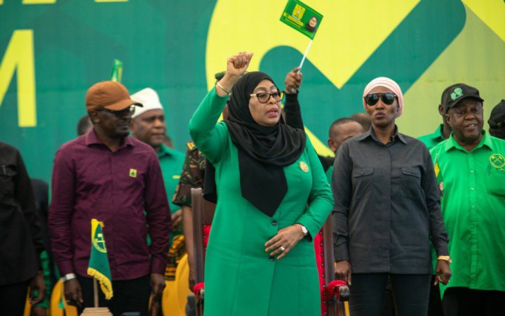 Президентка Танзанії Хассан склала присягу на новий термін. Опозиція заявила про сотні смертей на протестах