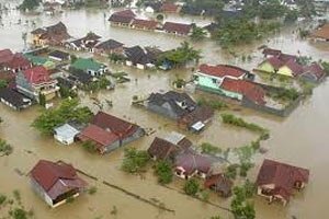 Наводнение на Кубани: священники на лодке спасли 50 человек