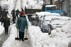 Киев уже убрал снега на 10 миллионов гривен