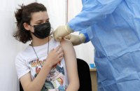 Почти 40 тыс. вакцинированных подростков оформили карточку "єПідтримка"