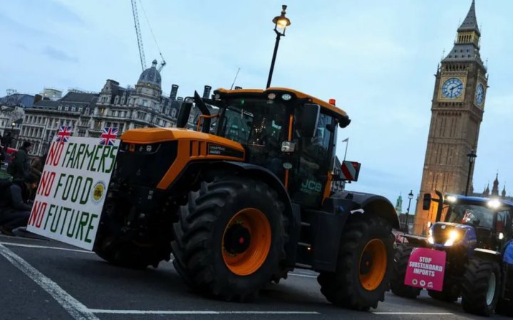 Британські фермери влаштували протест на тракторах у центрі Лондона