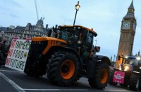 Британські фермери влаштували протест на тракторах у центрі Лондона